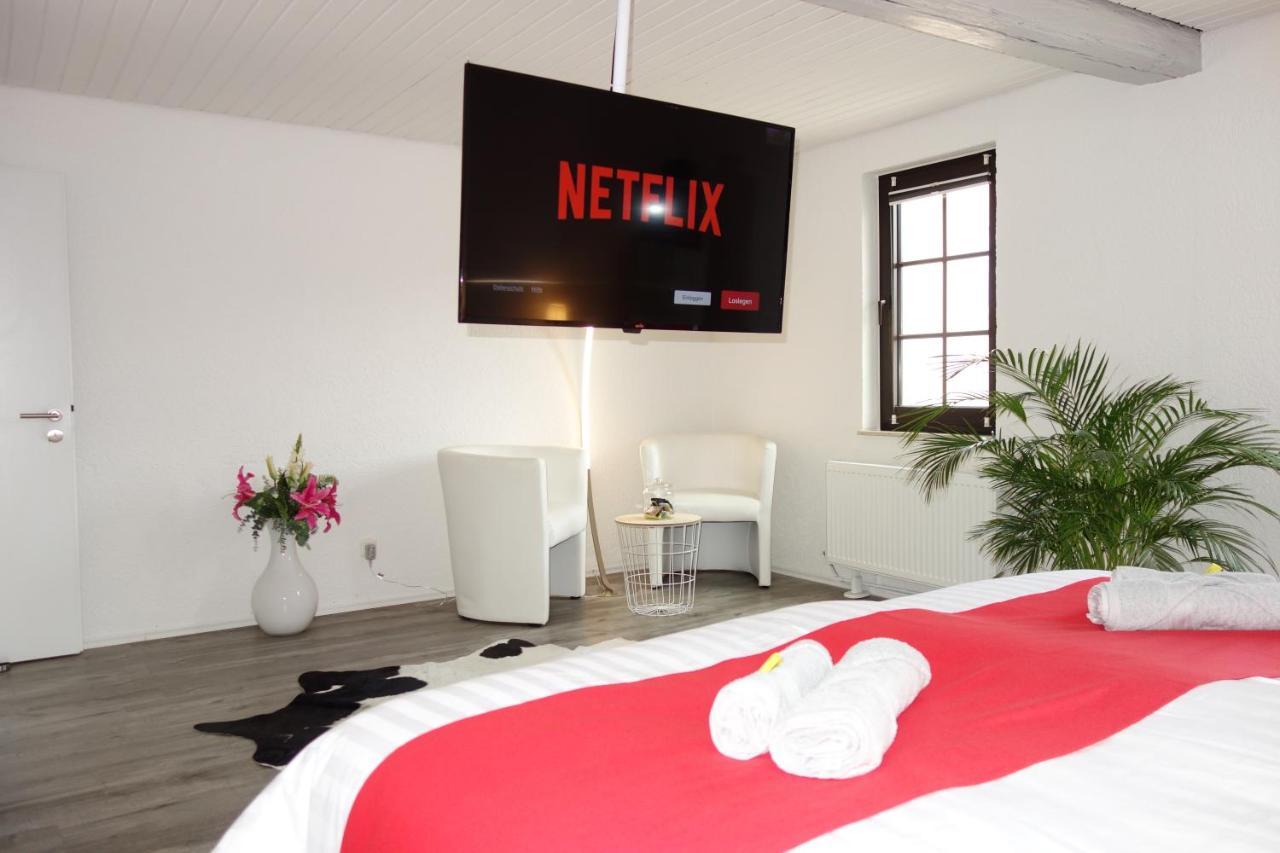 Happy-Homes Red - Up To 5 - Kueche - W-Lan - Netflix - Honig - Terrasse 알텐슈타트 외부 사진